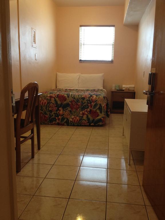 Collins Avenue Hostel Майами-Бич Экстерьер фото
